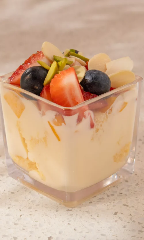 كيكة الفواكه بالكسترد - Fruit Cake with Custard